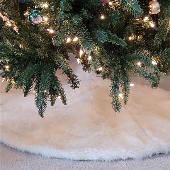 Faux Fur Ivory/Cream Tree Skirt - Picture 3 of 5